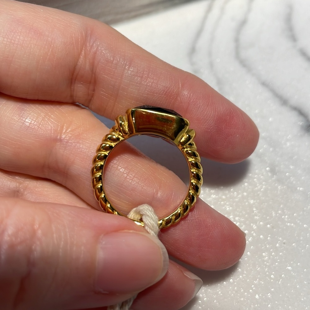 Black gemstone cocktail statement ring braided band No tarnish sophisticated - Picture 5 of 8